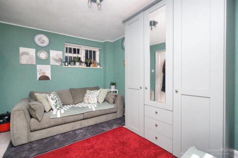 Bedroom 2 / Living Room