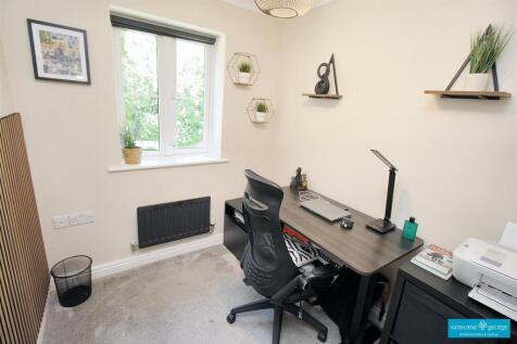 Bedroom/Study