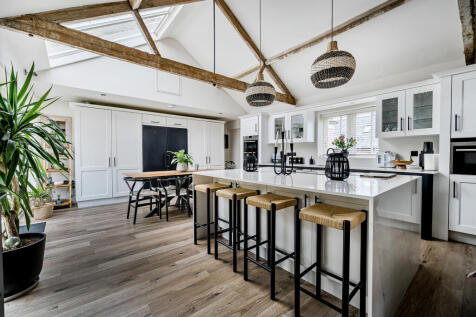 13688511568ed24dc85781