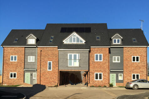 First Floor 1 Bedroom Flat with Parking