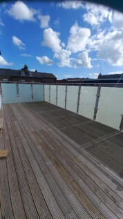 3 Bedroom First Floor Flat in the City Centre of 