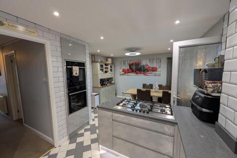 PXL_20251003_0943...