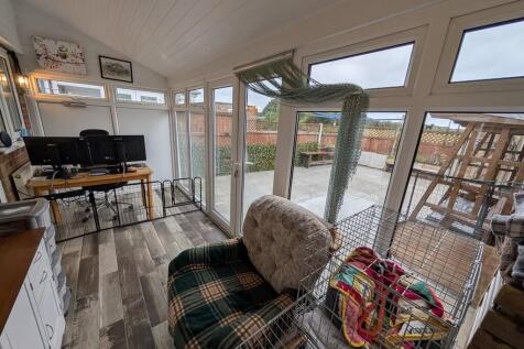 PXL_20251003_0942...