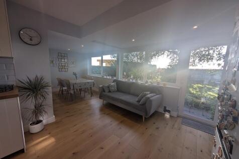 PXL_20251024_0914...