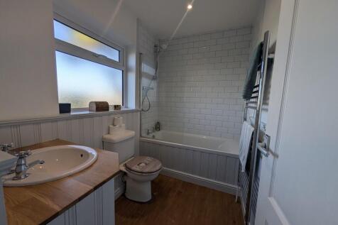 PXL_20251024_0916...