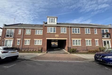 geroge court Flat 4 front.jpg