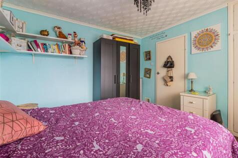 Brundall Crescent 42-7.jpg