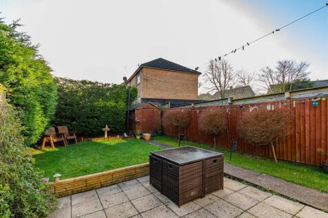 Brundall Crescent 42-9.jpg