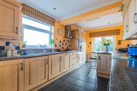 Brundall Crescent 42-15.jpg