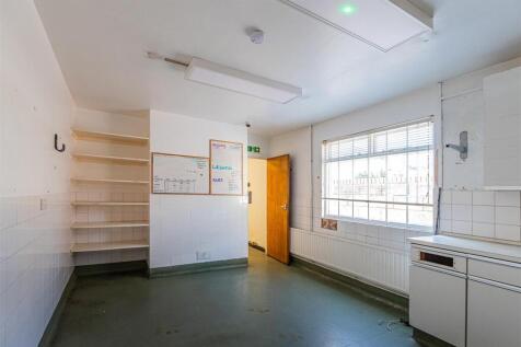 Cowbridge Road 463-8.jpg