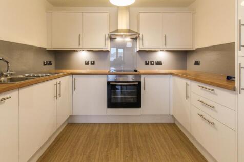 Victoria Park Court kit.JPG