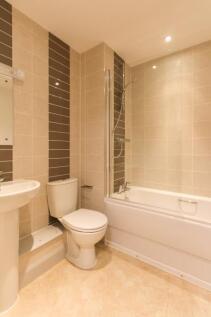 Victoria Park Court bath.JPG