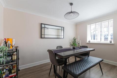 Deepdene Close 11-3.jpg