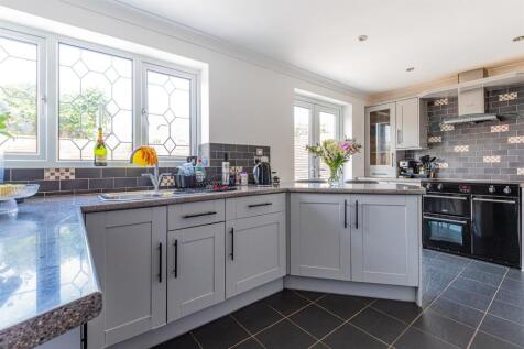 Deepdene Close 11-10.jpg