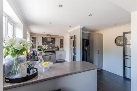 Deepdene Close 11-13.jpg