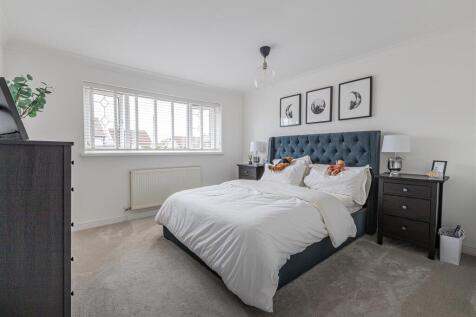 Deepdene Close 11-16.jpg