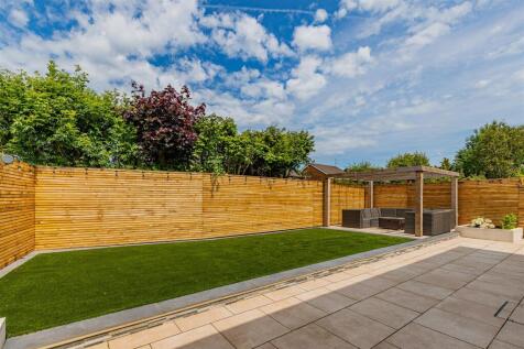 Deepdene Close 11-25.jpg