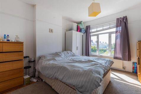 Windway Avenue 21-12.jpg