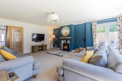Triscombe Drive 28-36.jpg