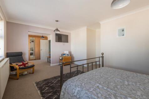 Triscombe Drive 28-25.jpg