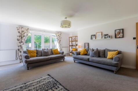 Triscombe Drive 28-35.jpg