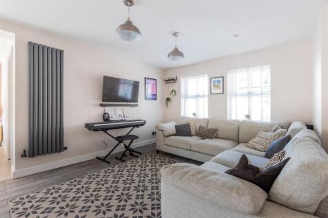 Triscombe Drive 28-37.jpg