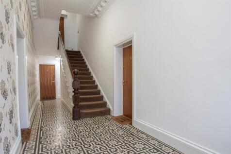 125 Cathedral Road Flat 2-17.jpg