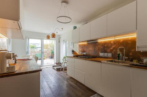 Romilly Road West 14-10.jpg