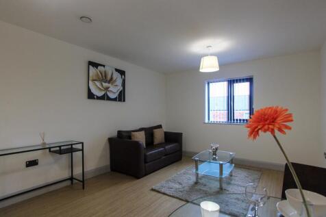 4 Victoria Park Court LR-4.jpg