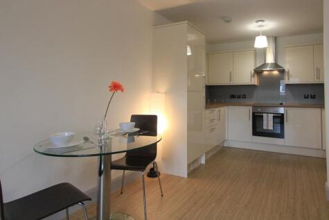 4 Victoria Park Court LR-2.jpg