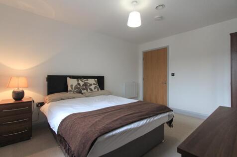 4 Victoria Park Court LR-7.jpg