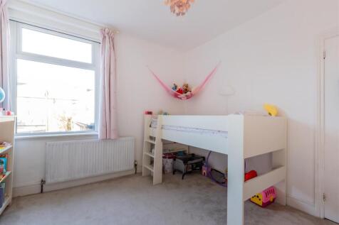 Kingsland Road 13-13.jpg