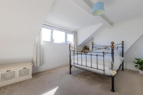 Kingsland Road 13-1.jpg