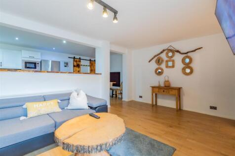 25 Garden Flat-14.jpg