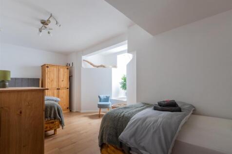 25 Garden Flat-8.jpg