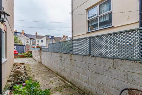 25 Garden Flat-21.jpg