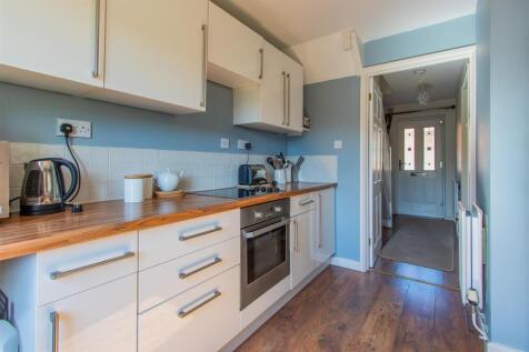 Fields Park Road 105-9.jpg