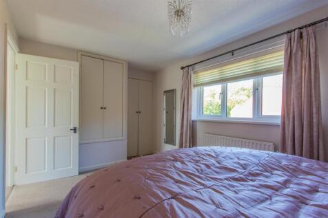 Fields Park Road 105-15.jpg