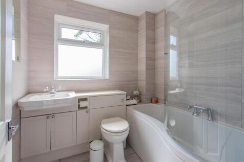 Fields Park Road 105-10.jpg