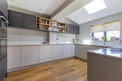 Baynton Close 15-20.jpg
