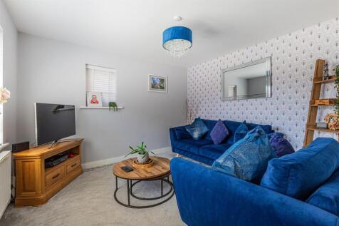 Baynton Close 15-13.jpg