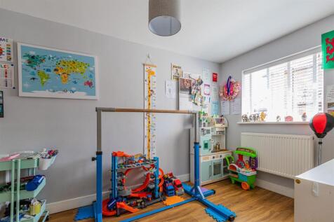 Baynton Close 15-15.jpg