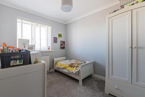 Baynton Close 15-8.jpg