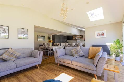 Baynton Close 15-24.jpg