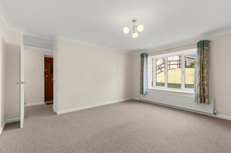 22-16 Ryefield Gardens (22).jpg