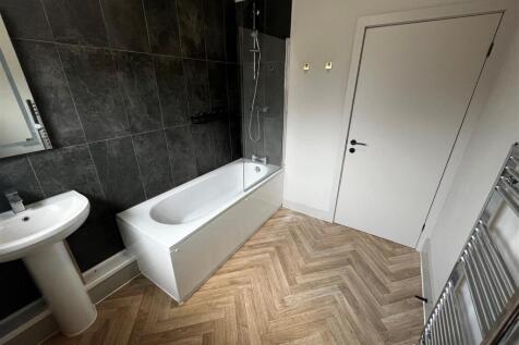 bathroom 2.jpg