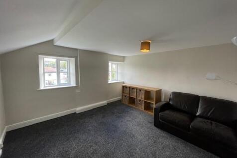 Attic Room 2.jpg