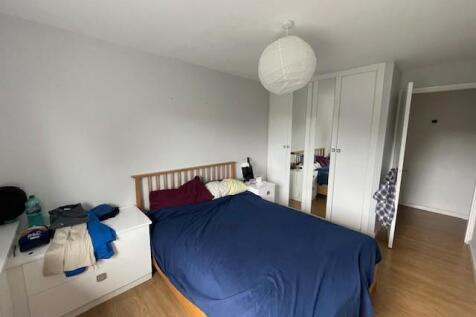 Bedroom 1.jpg