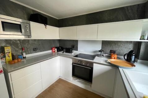 kitchen 2.jpg