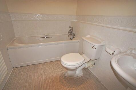 Main Bathroom.jpg